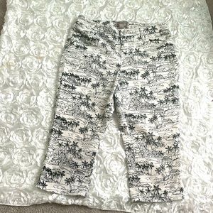 Chico’s Size 2 US 12 Off White/Black Capri pants